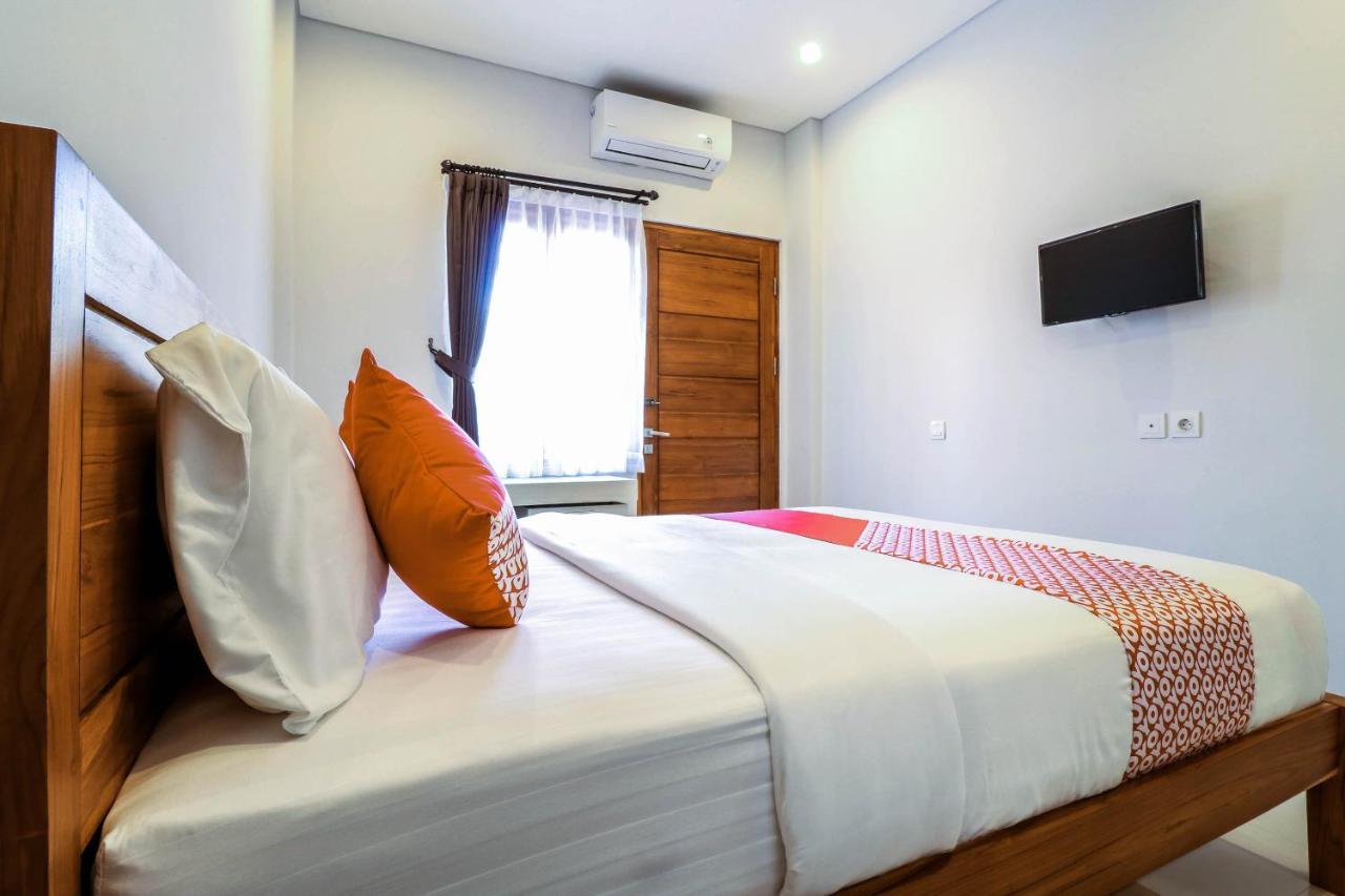 Oyo 1200 Kencana Residence จิมบาราน ภายนอก รูปภาพ