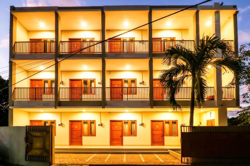 Oyo 1200 Kencana Residence จิมบาราน ภายนอก รูปภาพ